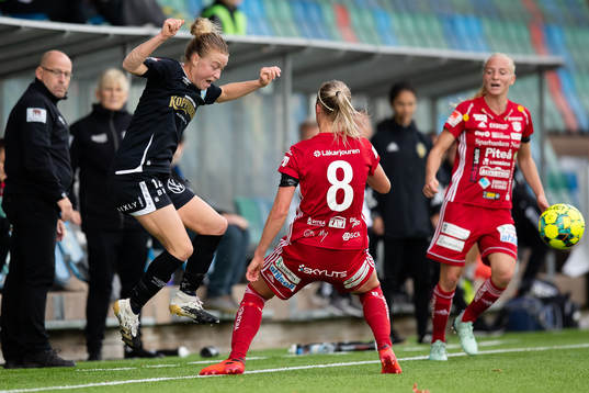 Göteborgs Emily Sonnett  och Piteås Julia Karlenäs