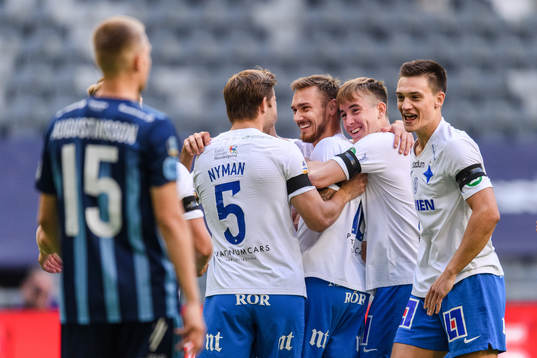 IFK Norrköpings Linus Wahlqvist jublar med Christoffer