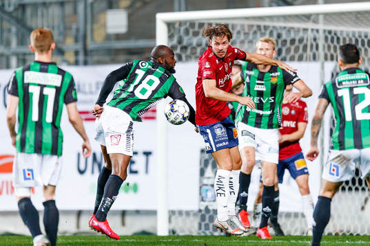 GAIS Boris Lumbana och Örgrytes Danny Ervik