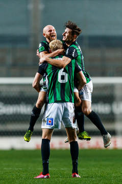 GAIS Niclas Andersén, Adnan Maric och Carl Elfgren Nyström jublar