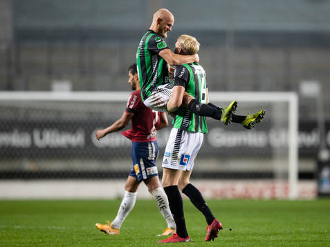 GAIS Niclas Andersén jublar ihop med Carl Elfgren Nyström