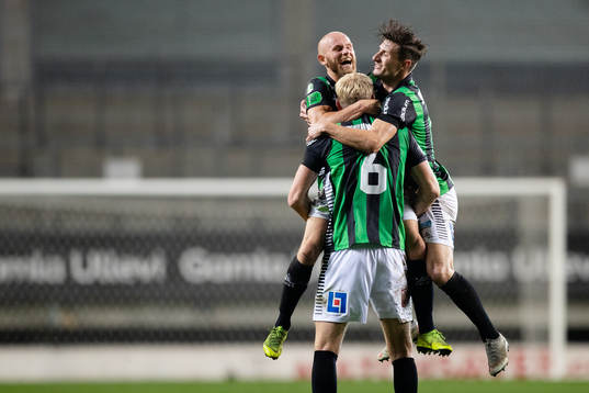 GAIS Niclas Andersén jublar ihop med Carl Elfgren Nyström och Adnan Maric 