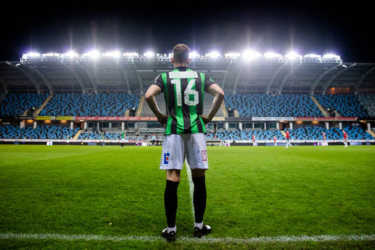 GAIS Meinhard Egilsson Olsen innan avspark för andra