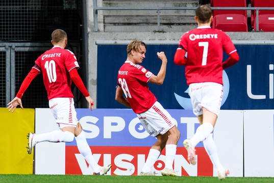 Kalmars Isak Magnusson jublar efter 1-0