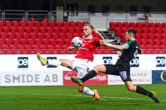 Kalmars Johan Stenmark räddar i strafområdet samt