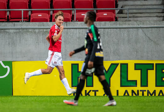 Kalmars Isak Magnusson jublar efter 1-0