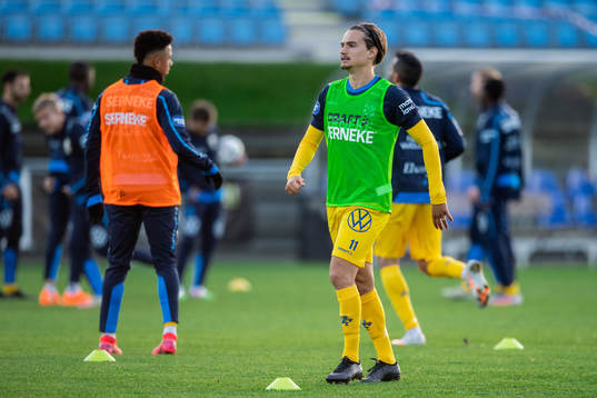 IFK Göteborg Amin Affane värmer upp