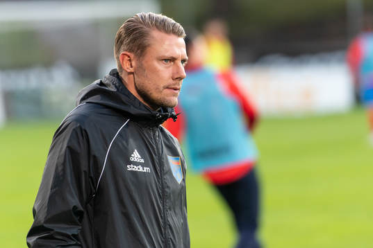 Halmias assisterande tränare Patrik Ingelsten före