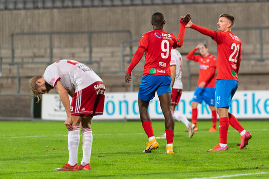 Helsingborgs Shkodran Maholli jublar med Alhaji Gero