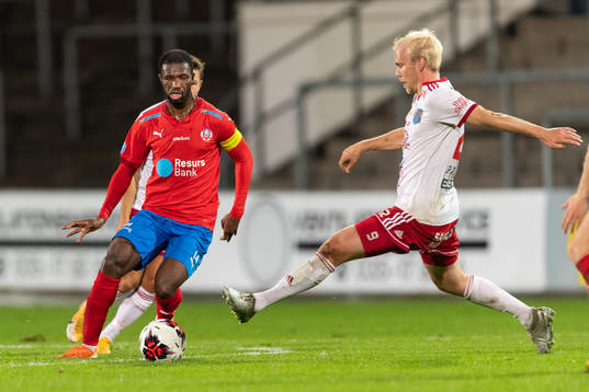Helsingborgs Mohammed Abubakari och Halmias Kristoffer Thydell
