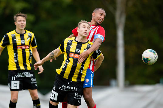 Häckens Alexander Söderlund och Angereds Adam Jallow