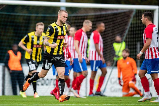 Häckens Alexander Faltsetas jublar efter 1-1