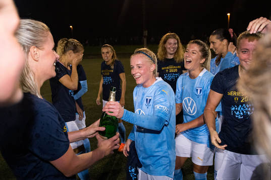 Malmö FFs Melina Skarström jublar