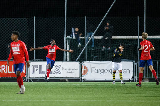 Karlslunds Tidjani Diawara jublar