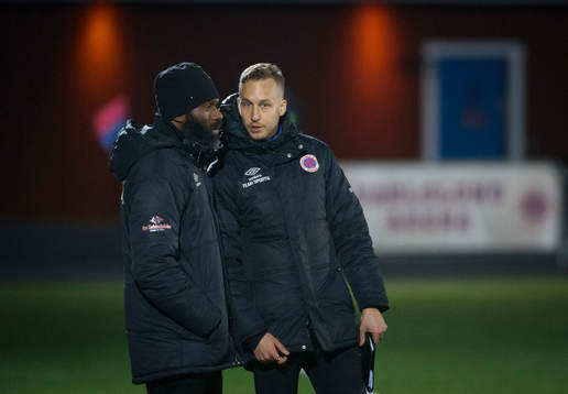 Karlslunds tränare Samuel Wowoah och tränare Jonathan Ederström
