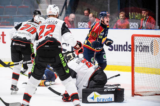 Djurgårdens Alexander Holtz jublar