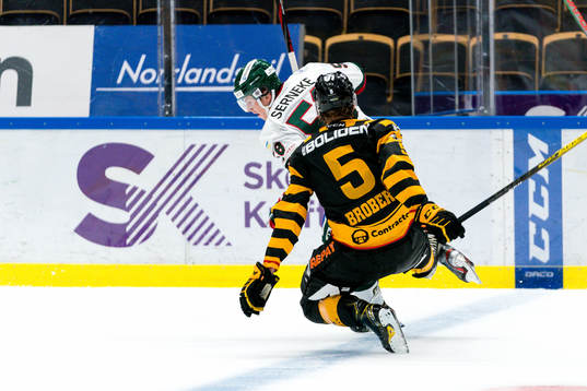 Skellefteås Philip Broberg  och Frölundas Jesper Sellgren