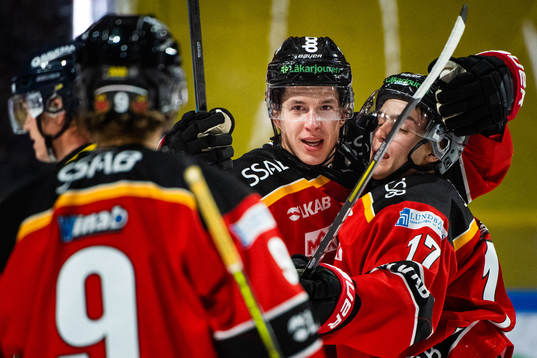 Luleås Arttu Ilomäki jublar