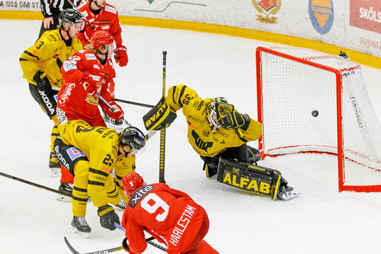 Almtunas Hampus Harlestam gör 2-3 bakom Västerås