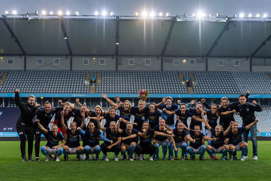 Bla gjennom flere bilder av Fotboll, Dam, Div 4 Sydvästra, Malmö FF - Lilla Beddinge BK
