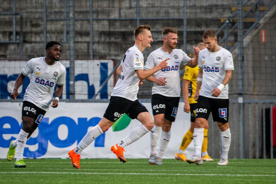 Örebros Rasmus Karjalainen jublar efter 3-2