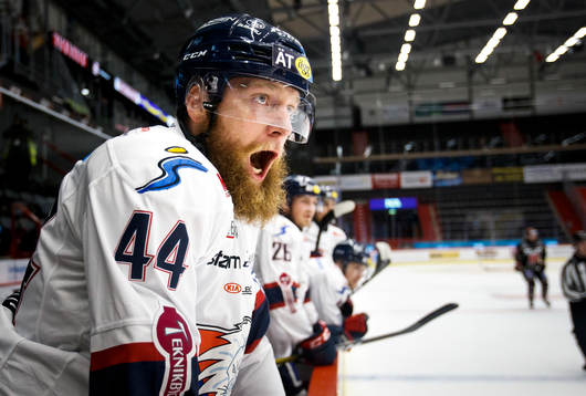 Linköpings Jonas Junland ropar