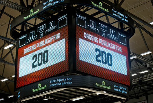 Örebros publiksiffra 200 visas på jumbotronen