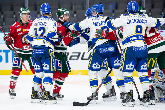 Frölundas Jan Mursak och Leksands Lucas Nordsäter i fight