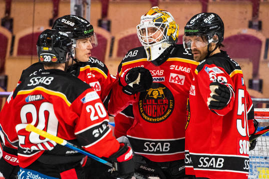 Luleås Erik Gustafsson, målvakt Jesper Wallstedt och