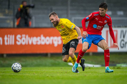 Helsingborgs Armin Gigovic och Mjällbys Martin Spelmann