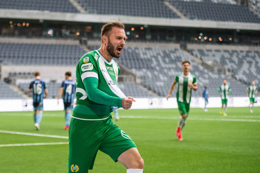 Hammarbys Muamer Tankovic jublar efter 1-0