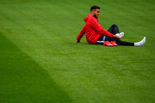 Bla gjennom flere bilder av Football, UEFA Euro Qualifier, play-off, Norway, training