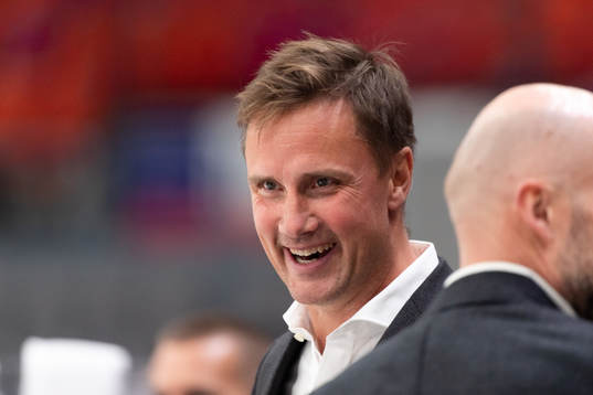 Frölundas tränare Roger Rönnberg jublar