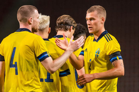 Thomas Isherwood and Felix Beijmo of Sweden celebrate