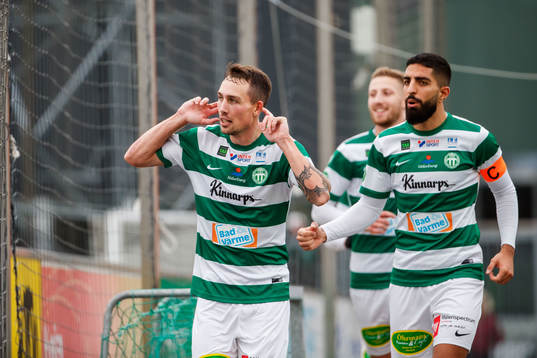 Västerås Filip Tronet jublar