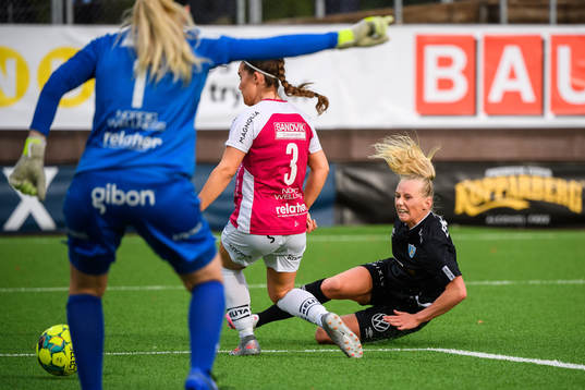 Göteborgs Stina Blackstenius gör 3-0
