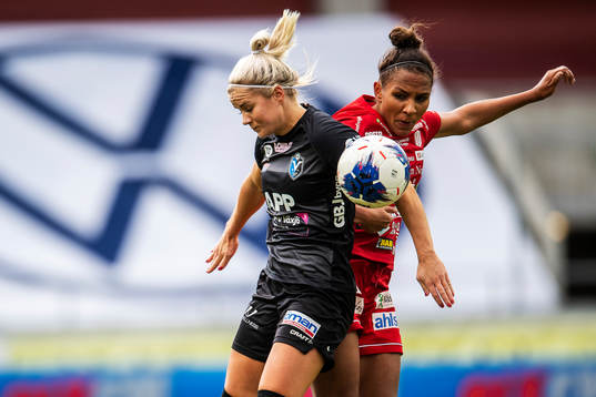 Piteås Madelen Janogy och Växjös Amanda Johnsson Haahr