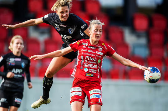 Piteås Julia Karlenäs och Växjös Jennie Nordin