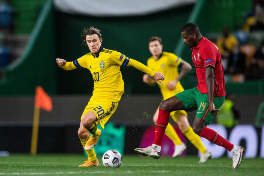 Kristoffer Olsson of Sweden and William Carvalho of Portugal