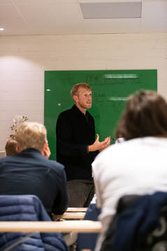 Fotbollsspelaren och egenföretagaren Carl Elfgren Nyström