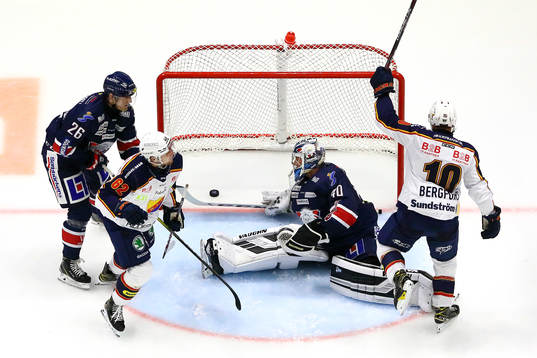 Djurgårdens Niclas Bergfors jublar