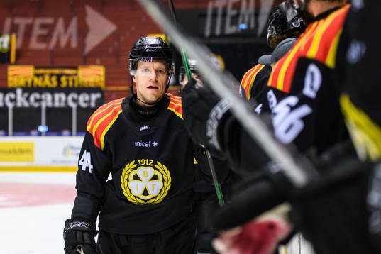 Brynäs Nicklas Danielsson jublar