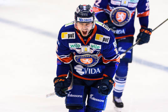 Växjös Emil Pettersson jublar