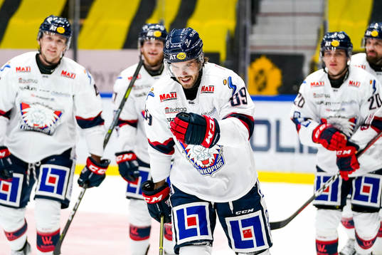 Linköpings Oula Palve jublar