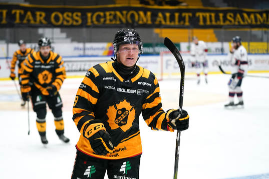 Skellefteås Tuomas Kiiskinen jublar