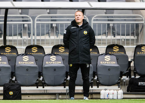 Hammarbys tränare Stefan Billborn innan fotbollsmatchen i