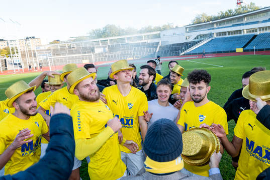 IFK Malmös spelare jublar