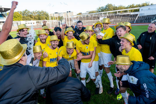IFK Malmös spelare jublar