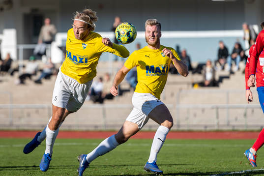 IFK Malmös Philip Persson Lundgren nickar in 2-0
