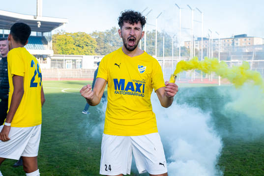 IFK Malmös Gani Bunjaku jublar